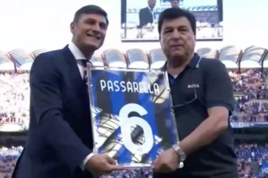 Passarella reapareció en público, fue homenajeado por el Inter y desterró los rumores de una enfermedad