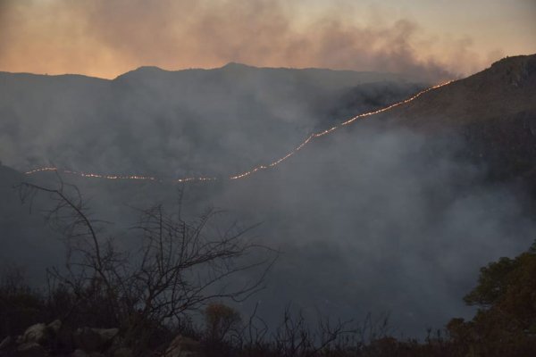 Los incendios no dan tregua: dos focos en Córdoba y uno en Tucumán