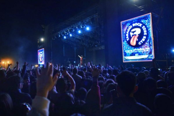 Un joven le propuso casamiento a su novia en el Taragüí Rock