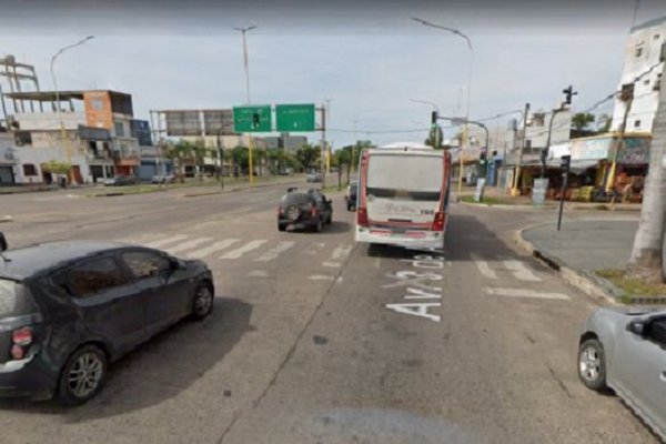 Camión embistió a una joven en plena avenida