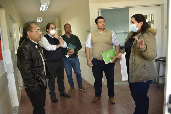 Cardozo recorrió las obras del hospital de San Luis del Palmar