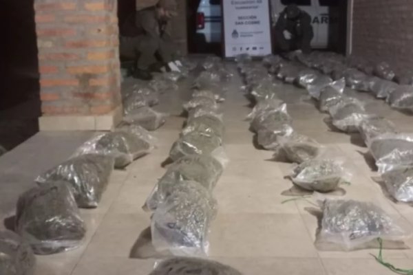 Abandonaron un auto con más de 98 kilos de marihuana en Corrientes