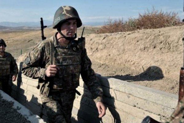 Armenia y Azerbaiyán acordaron un alto el fuego