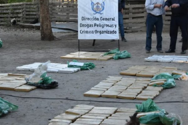 Corrientes: Secuestran más de 870 kilos de marihuana acopiados en un depósito
