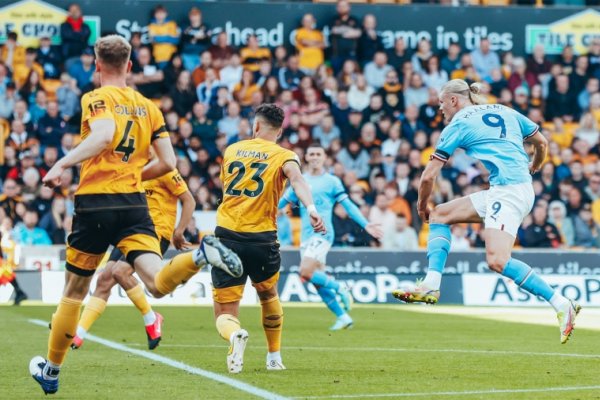 Manchester City goleó y llegó a la punta del torneo con un imparable Haaland