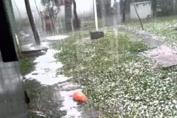 Alerta amarilla en Corrientes: cayó granizo en algunas zonas