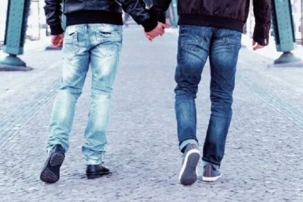 Ataque homofóbico en Corrientes: una pareja fue asaltada y agredida en plena calle