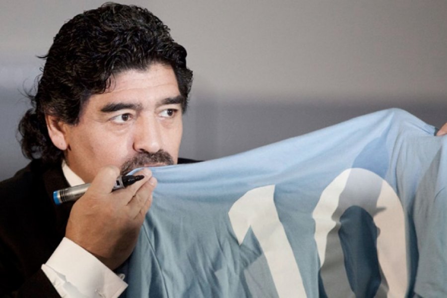 Napoli no podrá usar la imagen de Maradona en su camiseta por decisión judicial