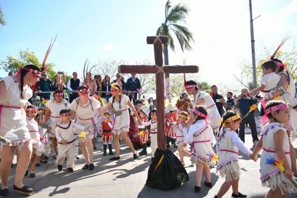 Los CDI capitalinos celebraron con un desfile de carrozas el comienzo de la primavera