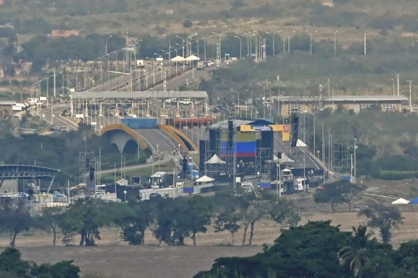 Colombia y Venezuela reabren la frontera de 2.000 km