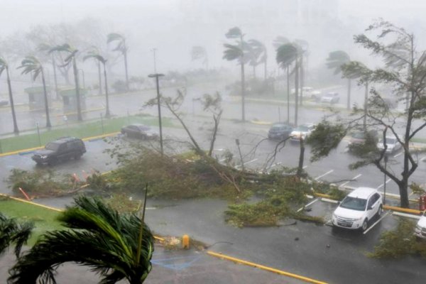 EEUU declaró la emergencia por la tormenta tropical Ian que amenaza con convertirse en huracán
