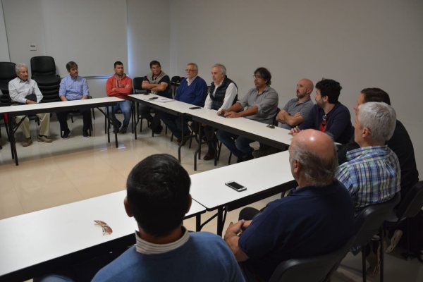 Corrientes avanza en la contratación de medios aéreos para la prevención y combate de incendios