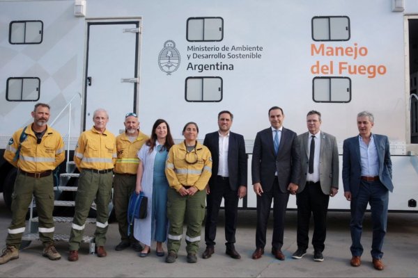 Con la presencia de Corrientes, Nación presentó equipamientos para combatir incendios