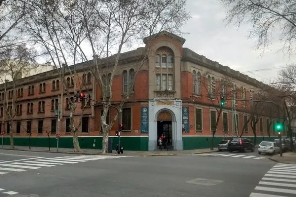 Almagro: despidieron a un profesor que abusó de nenas de 7 años y fue filmado por alumnas