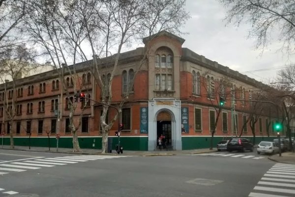 Almagro: despidieron a un profesor que abusó de nenas de 7 años y fue filmado por alumnas