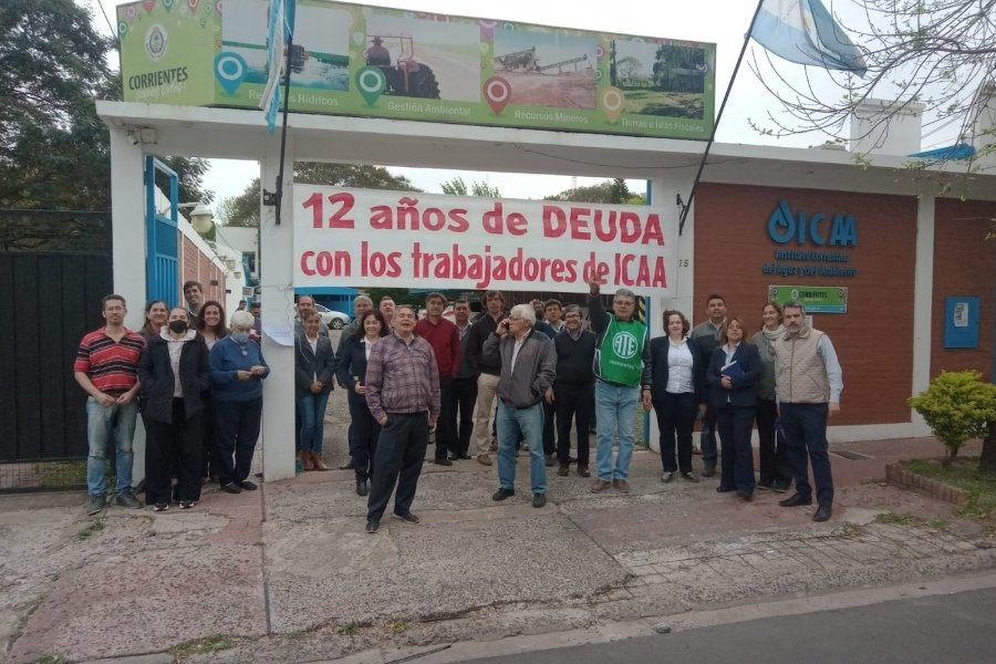Corrientes: continúa el paro y protesta de trabajadores estatales en el ICAA