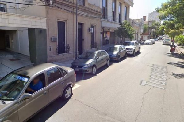 Mujer denuncia violencia y hostigamiento en su departamento