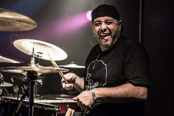 Murió en pleno concierto Bin Valencia, el exbaterista de Almafuerte