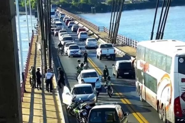 Choque y demoras en el puente Chaco- Corrientes