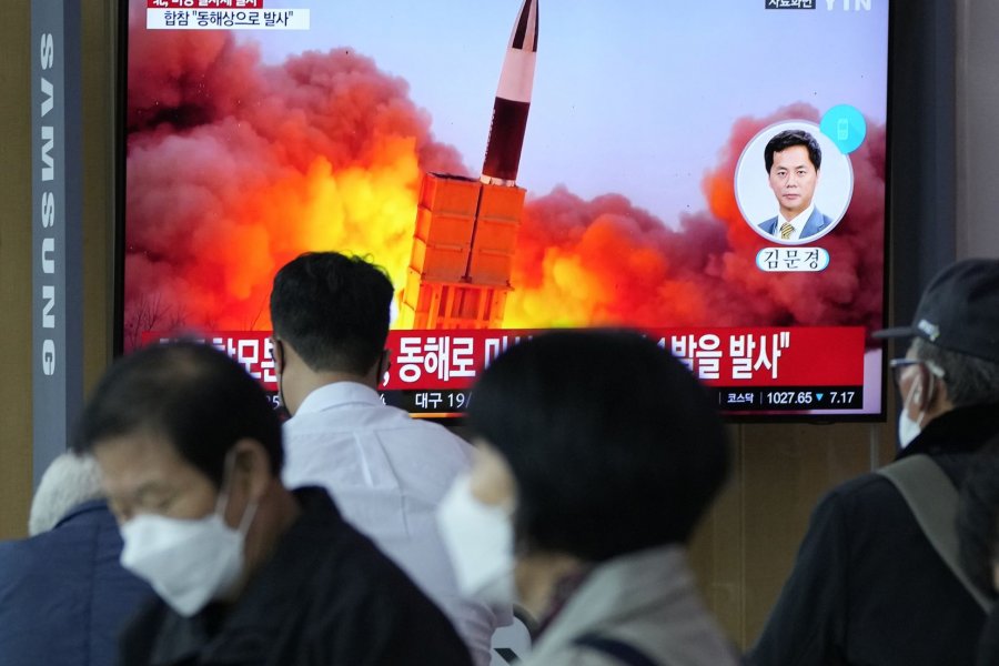 Corea del Norte lanzó un misil en la costa japonesa y crece la tensión