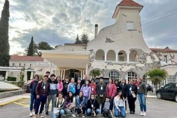 Alumnos de diferentes escuelas de Corrientes fueron campeones en un concurso de Literatura y Matemática