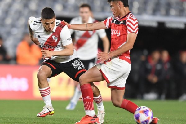 River hizo un partidazo y goleó a Estudiantes