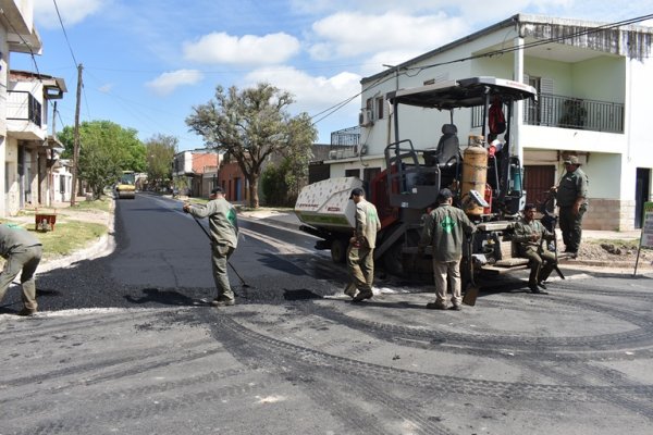 La pavimentación que encara la Provincia en el barrio Antártida Argentina en su etapa final