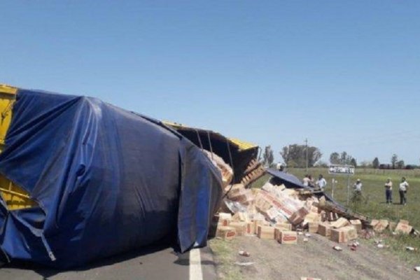 Un herido tras otro choque de camiones en Corrientes