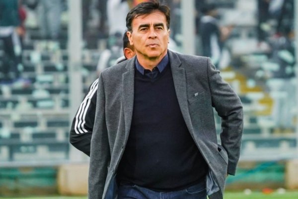 La dirigencia de Independiente se reunirá con el entorno de Gustavo Quinteros