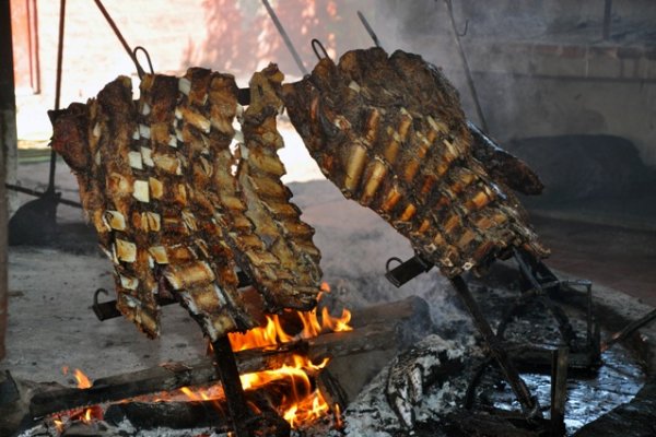 Corrientes busca al mejor asador criollo de la región