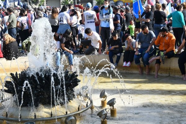 Actos y marchas en todo el país por el Día de la Lealtad