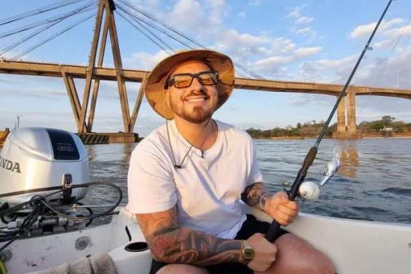 Federico Bal visitó Corrientes y disfrutó de un día de pesca