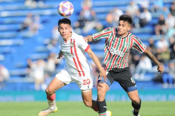 Vélez goleó a Estudiantes y postergó su clasificación a la Copa Sudamericana