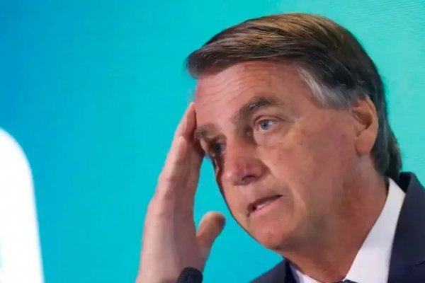 Bolsonaro pidió perdón por tratar a adolescentes venezolanas de 