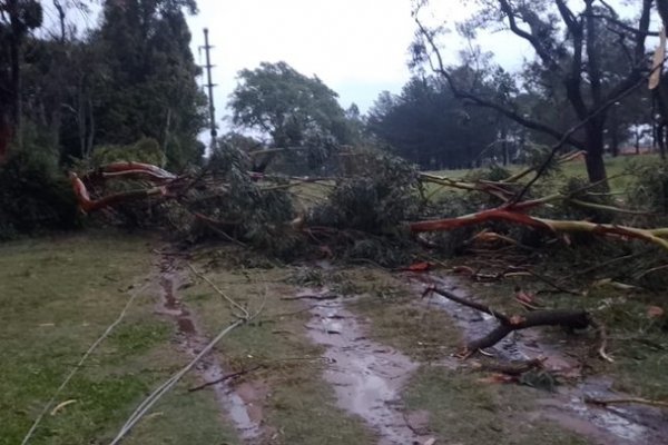 DPEC: se registran apagones y averías por el temporal en toda la provincia