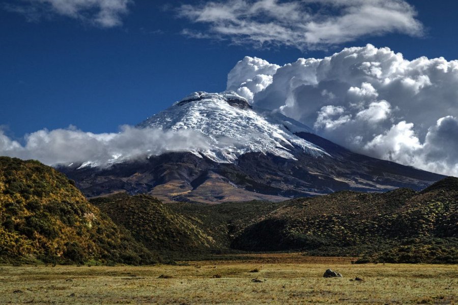Declararon alerta amarilla por el volcán Cotopaxi: 300.000 personas están en riesgo