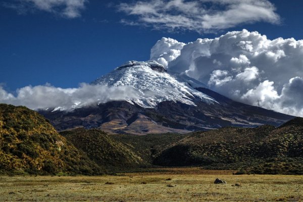 Declararon alerta amarilla por el volcán Cotopaxi: 300.000 personas están en riesgo