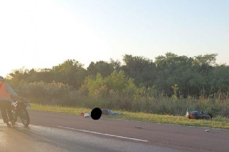 Corrientes: encuentran a motociclista caído a orilla de la Ruta provincial 5
