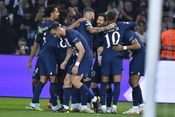 Con dobletes de Messi y Mbappé, PSG aplastó a Maccabi Haifa y está en octavos de la Champions League