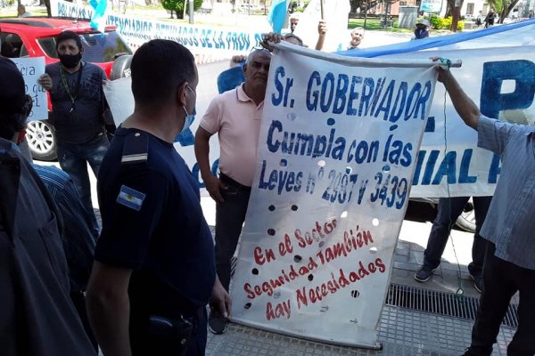 Corrientes: protesta y acampe policial desde las 9 por reclamos salariales