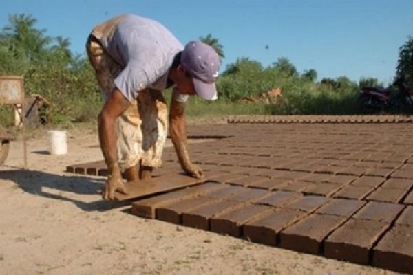 Preocupación de familias ladrilleras por la creciente del río Paraná