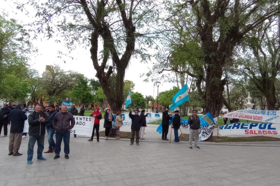 Corrientes: policías y penitenciarios marcharon junto a sindicatos por mejora salarial