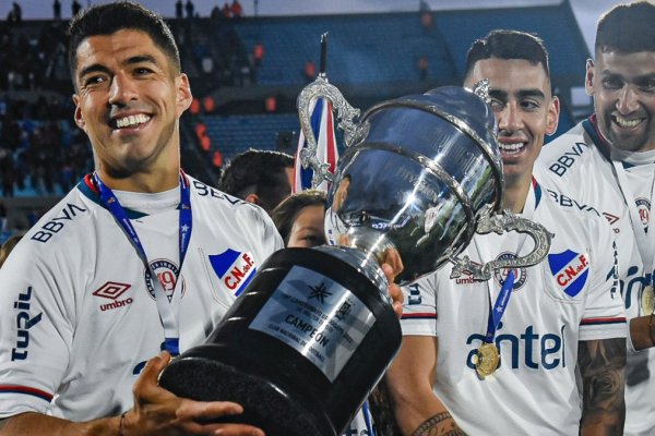 Con un doblete de Luis Suárez y de Gigliotti, Nacional se consagró campeón de Uruguay