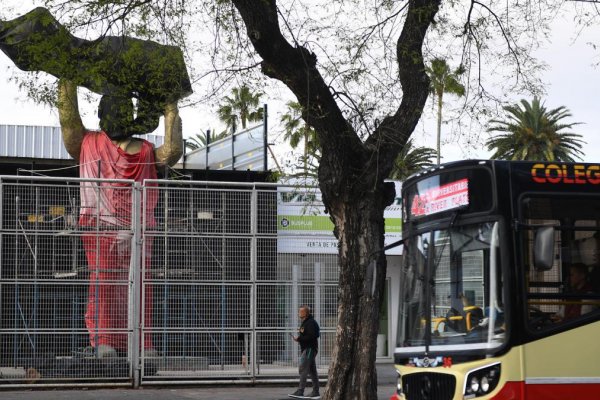 La estatua de Marcelo Gallardo llegó al Monumental