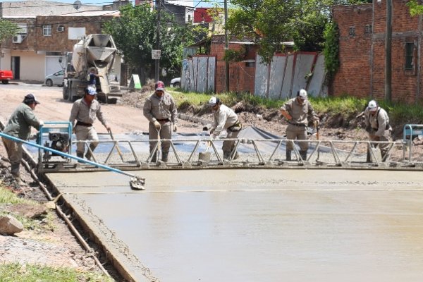  Pavimentan la calle Ex Vía  entre General Paz y Las Heras en el barrio Santa Rosa