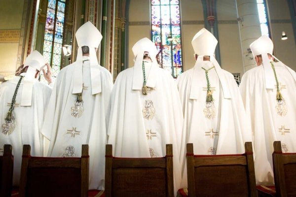 Investigan a 11 obispos en Francia por casos de abuso sexual en la iglesia