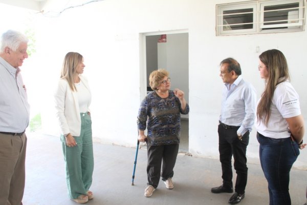 Cardozo acompañó el trabajo en terreno junto a los Promotores de Salud y los reconoció por su dedicación