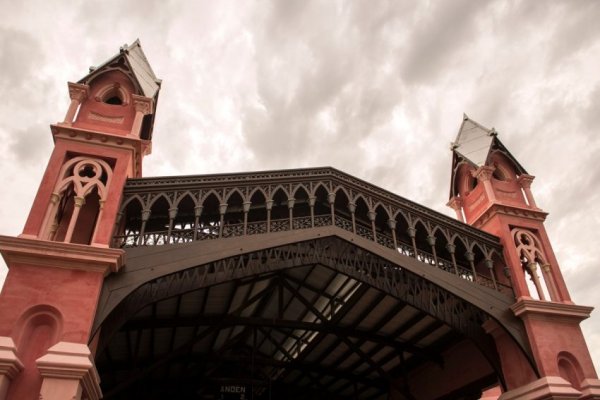 Presentarán la Fiesta Nacional del Chamamé en una histórica estación de trenes paraguaya