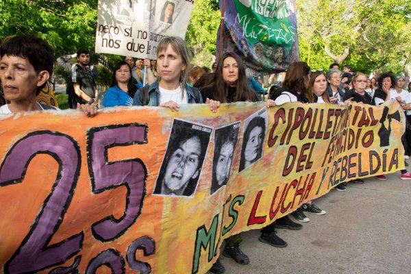 Realizaron una movilización a 25 años del primer triple femicidio de Cipolletti