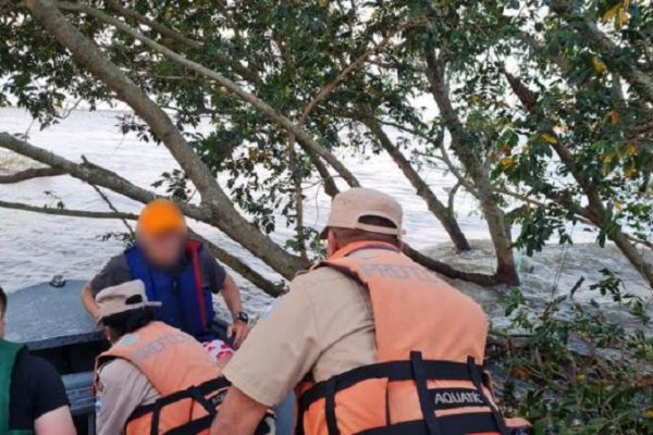 Corrientes: Prefectura rescato a dos hombres en el Río Paraná